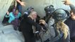 شاهد: بالقنابل المسيلة للدموع والرصاص المطاطي إسرائيل تخرج الفلسطينيين من بيوتهم
