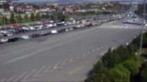 Fatih Sultan Mehmet Köprüsü üzerinde intihar girişimi nedeniyle bölgede trafik yoğunluğu oluştu