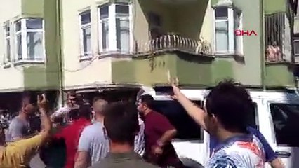 Gözaltına alınacağını anlayınca satırla intihara kalkıştı