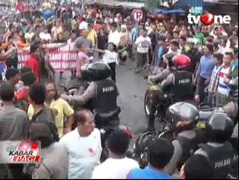 Relokasi Pedagang Pasar Deli Tua Berujung Ricuh