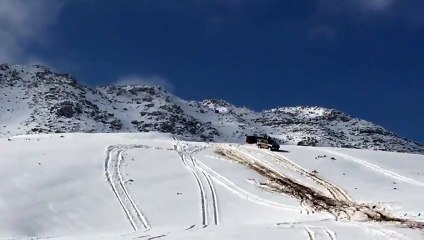 Nissan Patrol Snow Play - Jump