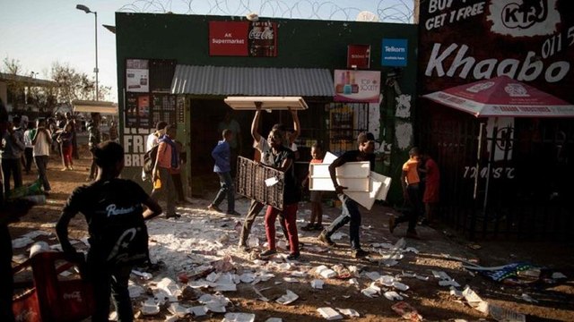 Two killed as foreign-owned shops targeted in S.Africa [No Comment]