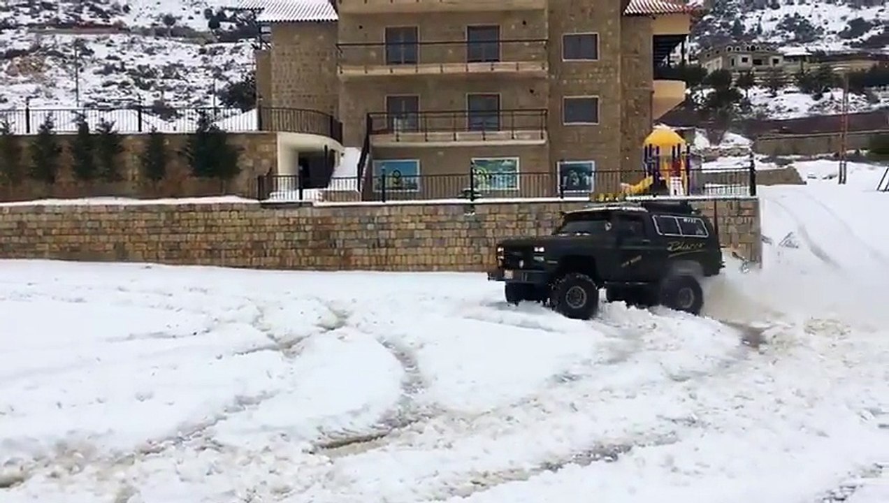 GMC JIMMY - Snow Drift