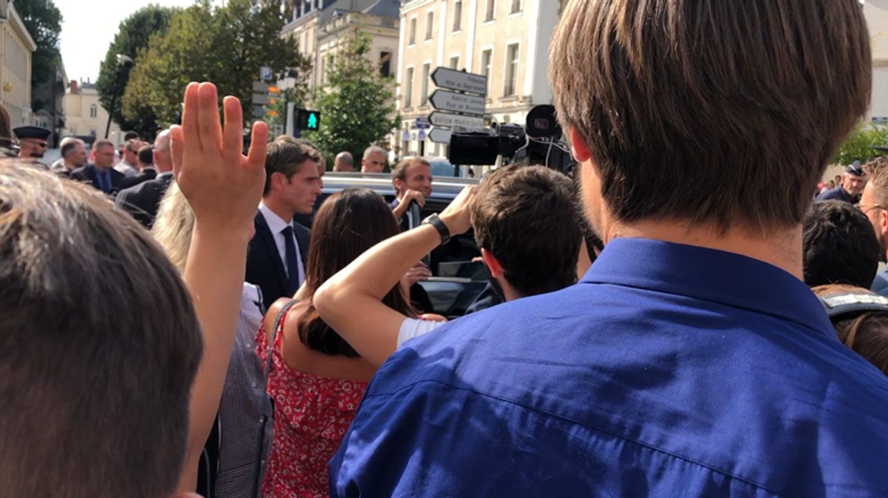 Laval. Emmanuel Macron à la préfecture