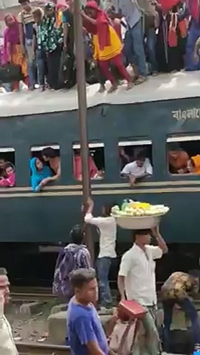 crowded train roof