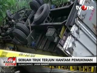 Truk Terperosok Hantam Permukiman, Sopir Tewas Seketika