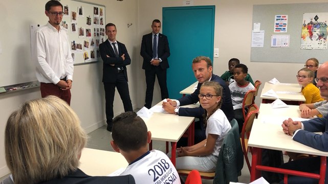 Emmanuel Macron en visite à Laval