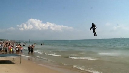 شاهد: أرقام قياسية جديدة يسجلها مخترعان بأحزمة طيران من تصميمهما