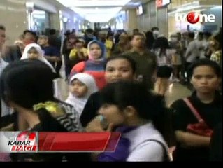 Bangunan Roboh, Ratusan Pengunjung Mal Panik