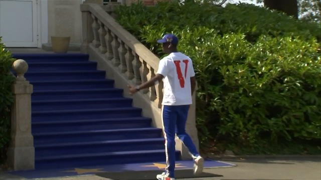 Bleus - L'arrivée des joueurs à Clairefontaine