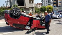 Samsun'da Kamyonetin Çarptığı Otomobil Takla Attı, Kaza Anı Kamerada
