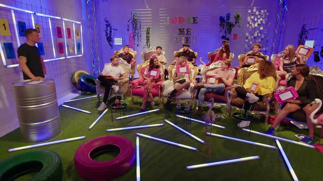 KAJ: "Toen heb JIJ met JAYJAY BOSKE  staan ZOENEN" | Judge Me Niet - CONCENTRATE