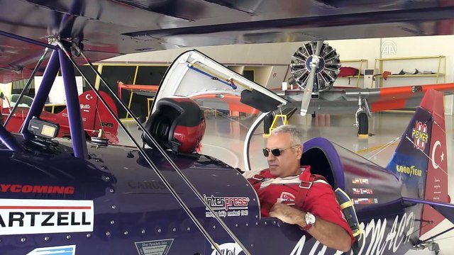 Akrobasi pilotu baba-kız gökyüzünde buluştu - ESKİŞEHİR