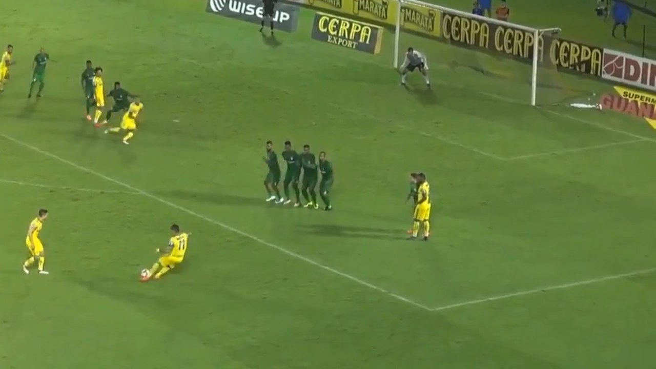 Le très joli coup-franc de Lucas Paqueta