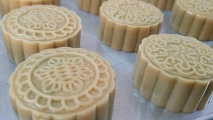 Big demand for Noor Asmah’s mooncakes
