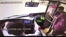 İstanbul Otobüs Şoförünün Bıçaklanma Anı Kamerada