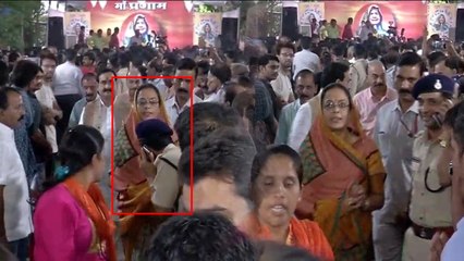 सीएम शिवराज की पत्नी को देखते ही एएसपी ने लपककर छुए पैर, वीडियो वायरल