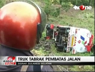 Sebuah Truk Tangki Terjun ke Jurang