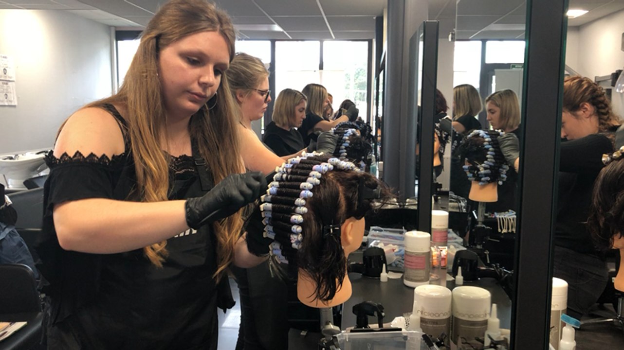 Le CFA coiffure recherche des apprentis