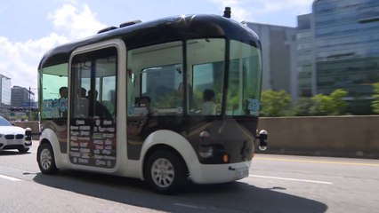 운전자·핸들 없이 달린다...국내 첫 도로 자율운행 / YTN