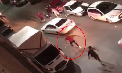 İstanbul'da gece yarısı sopalı tekmeli kavga