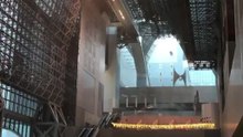 Commuters Narrowly Avoid Being Hit by Debris Falling From Roof of Kyoto Station During Storm
