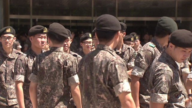 軍 복무 단축 확정...10월부터 2주에 하루씩 줄어 / YTN