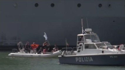 إيطاليا تهدد بمقاطعة القوة الأوروبية البحرية لإنقاذ اللاجئين