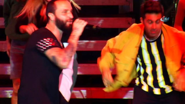 Sanatçı Berkay, Harbiye'de hayranlarına unutulmaz bir konser verdi
