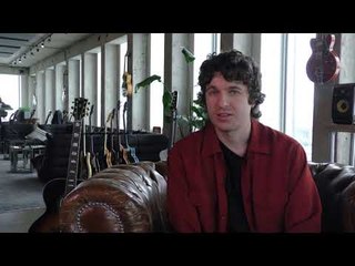 Nieuw album The Kooks gaat tegen de stroom in