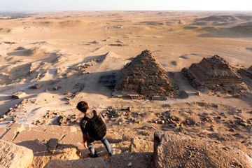 Rus Fotoğrafçılar Yasak Dinlemediler, Piramidin Tepesine Çıkıp Fotoğraf Çektiler