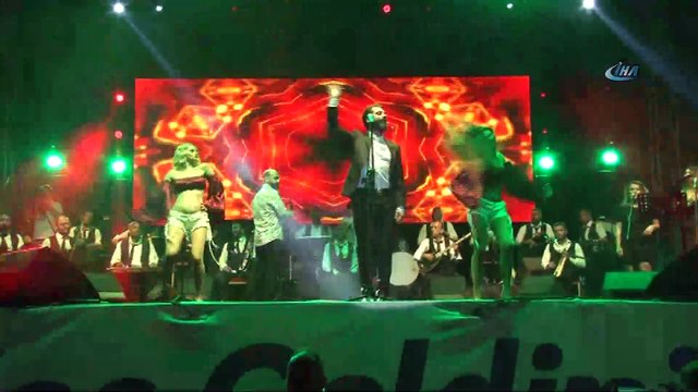 Çılgın Sedat Beylikdüzü’nde şarkılarıyla coşturdu