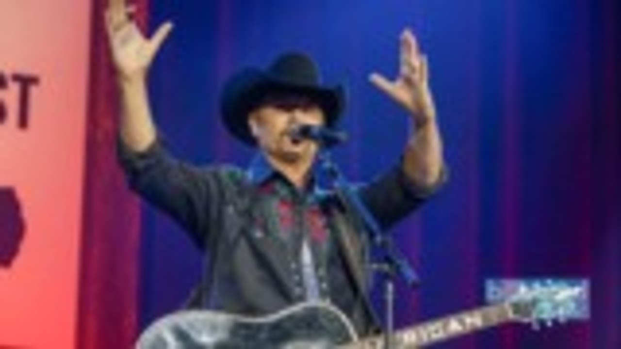 John Rich of Big & Rich Isn't Happy About Nike's Colin Kaepernick Ad Campaign | Billboard News