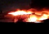 Basra'da Protestocular Valilik Binasını Ateşe Verdi: 8 Ölü