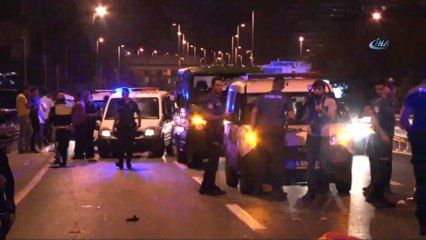 E-5’te kazada ölen kişinin yakını tabutu başında dakikalarca gözyaşı döktü