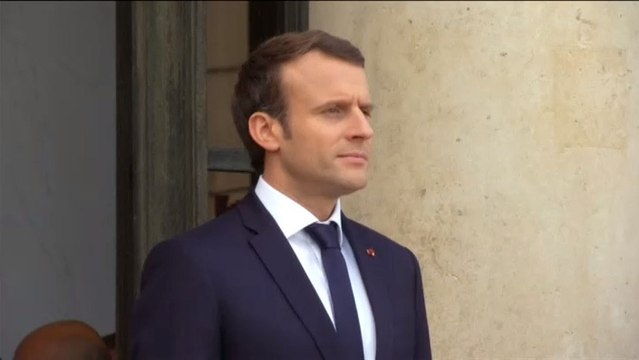 La popularidad de Macron baja a mínimos históricos en Francia