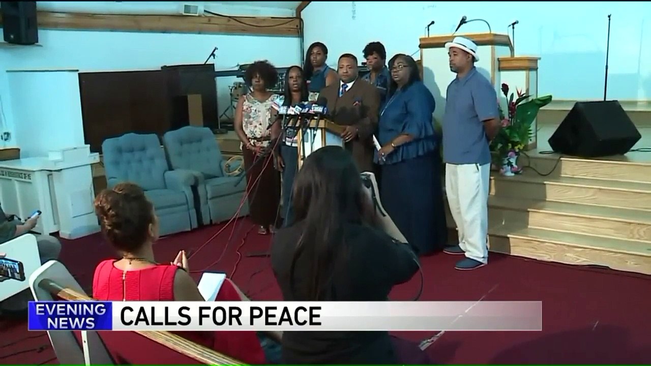 Relatives of Laquan McDonald Call for Peace During Murder Trial
