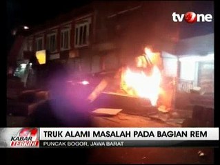Kecelakaan Beruntun di Puncak, Dua Tewas dan Truk Terbakar
