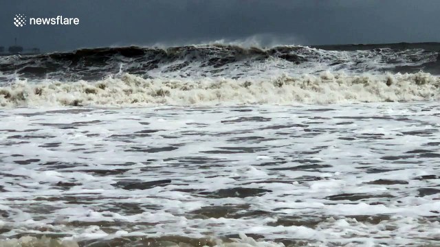 Monster waves on Dauphin Island, Alabama as Storm Gordon nears landfall