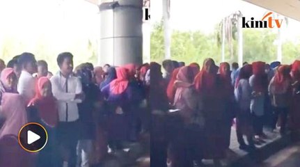 Ratusan penyokong Musa Aman sudah berkumpul di lapangan terbang