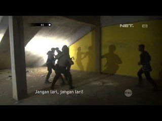 Main Judi di Tempat Gelap, Para Pria Ini Panik & Lari Berhamburan - 86