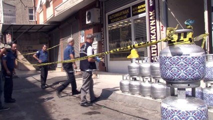 Kuyumcuya silahlı saldırı kamerada