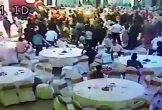 Polis Düğün Bastı: 14 Yaşındaki Çocuğu Kurtardı