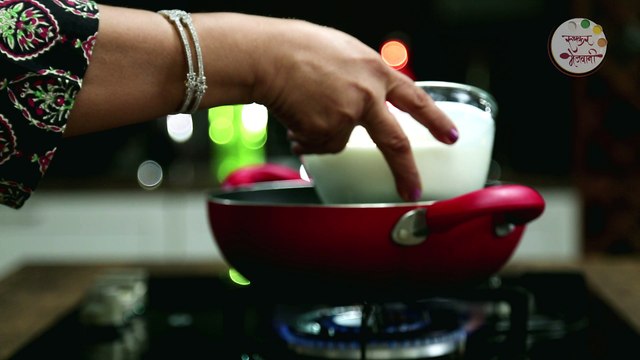 बदाम मिल्कशेक - Badam Milkshake Recipe In Marathi - How To Make Almond Milkshake - Archana Arte