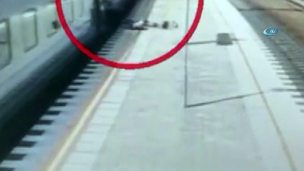 - Kondüktör Yolcuyu Hareket Halindeki Trenden Attı