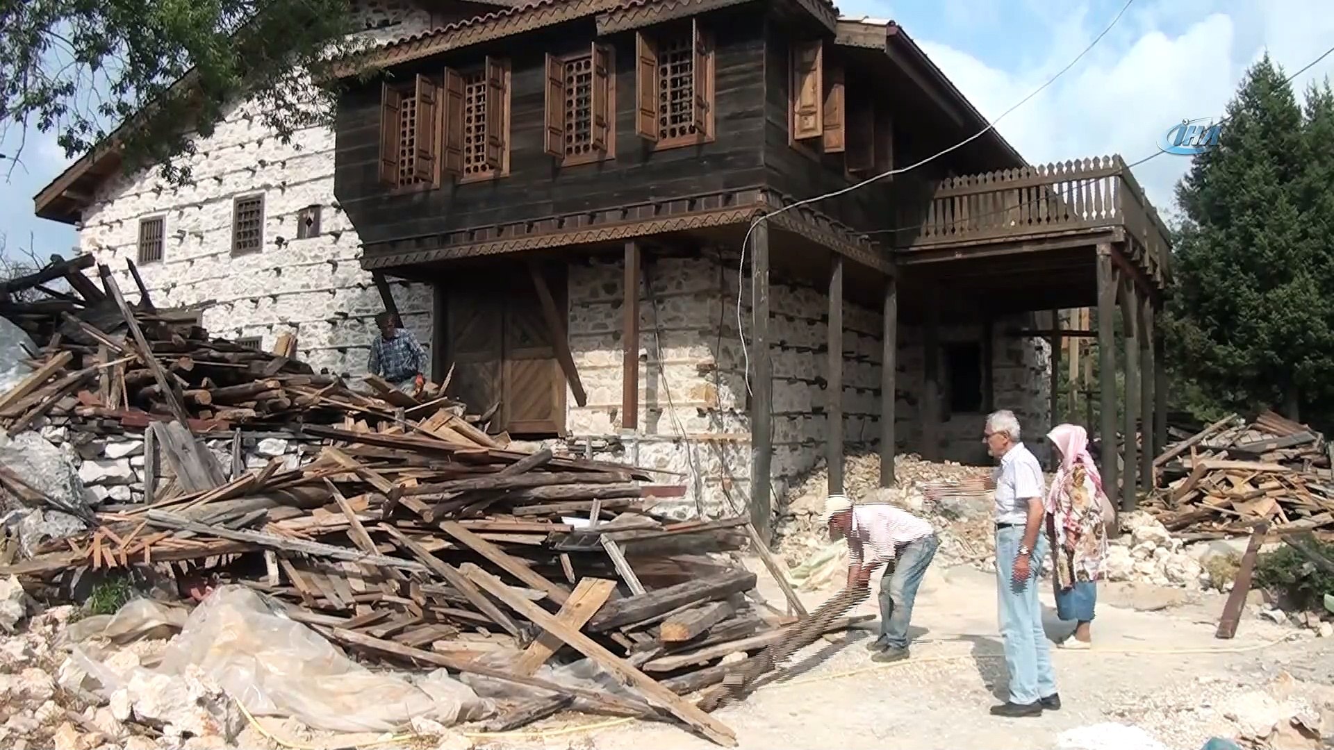 Tarihi 'Düğmeli evler' restore ediliyor - Dailymotion Video