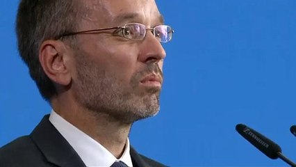 Ausztria nem fogad be tengeri menekülteket