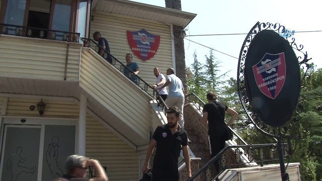 Lisansların çıkmadığı Karabükspor’da Teknik Direktör Yılmaz istifa etti