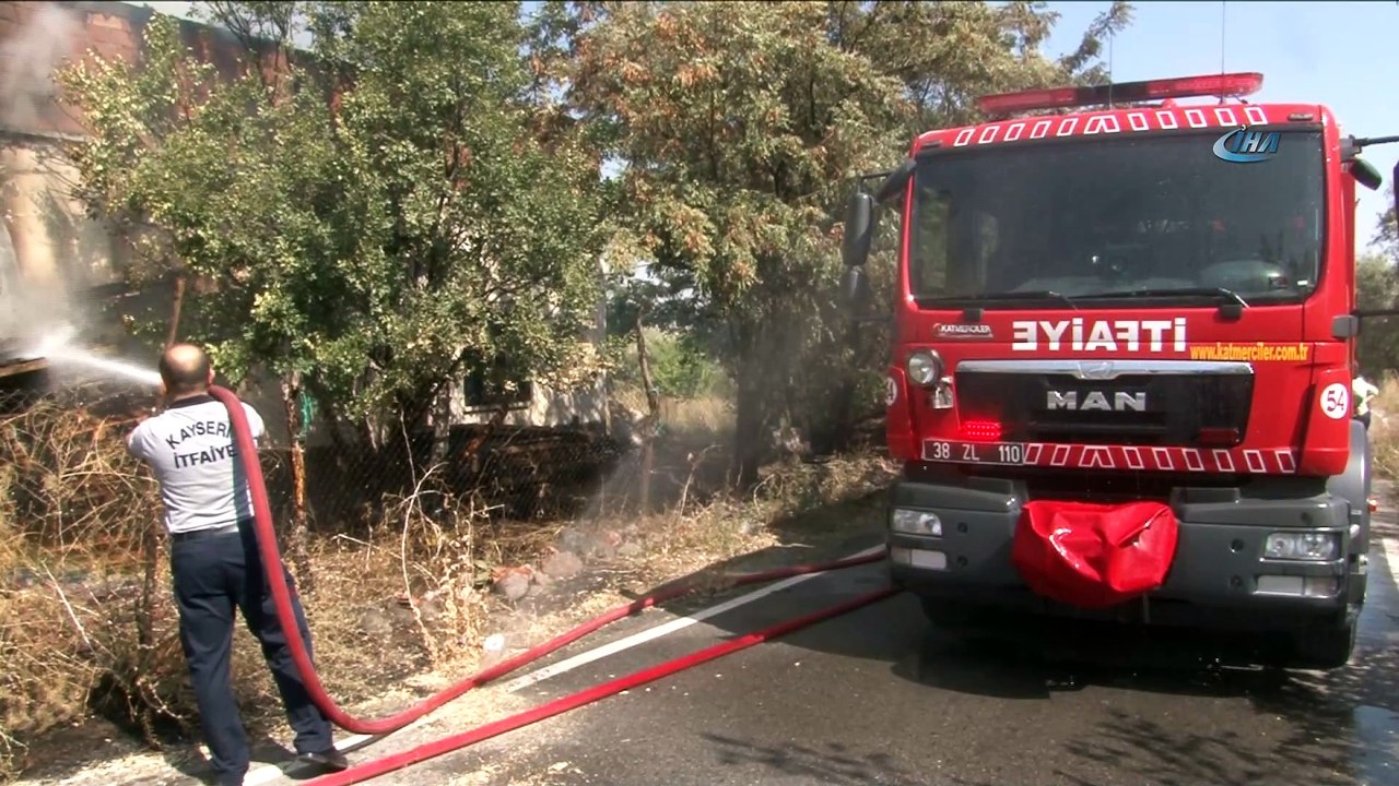 Çıkan yangında bağ evi kül oldu