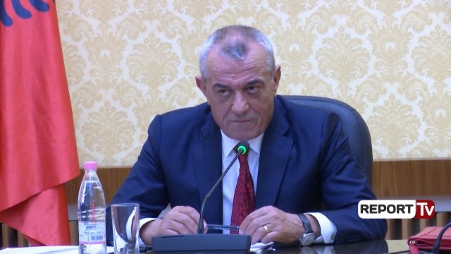 Report TV - Plotësimi i Gjykatës Kushtetuese, Kuvendi dhe Presidenti 'përplasje' në distancë për KED